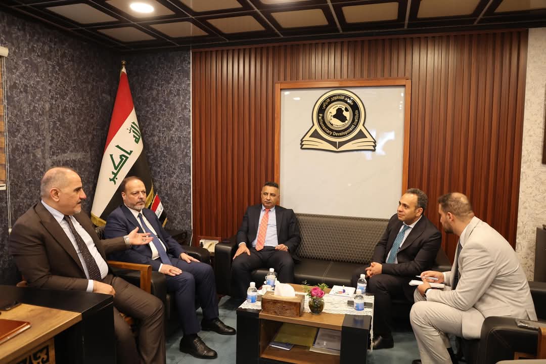 مدير عام معهد التطوير النيابي يلتقي بمدير مكافحة الفساد وتعزيز التحكيم في العراق ببرنامج الامم المتحدة  الانمائي..