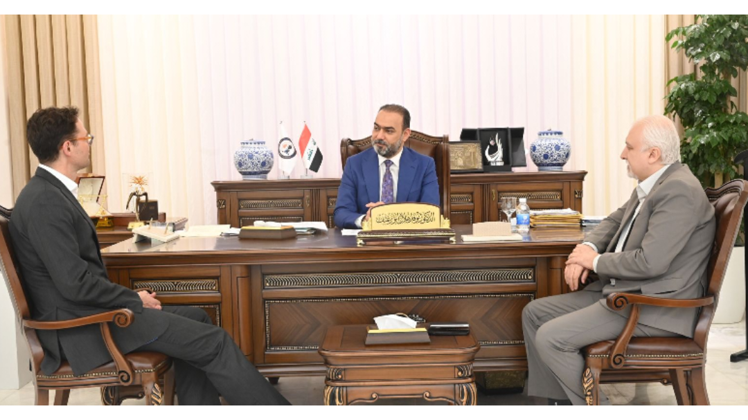 رئيس هيئة الاعلام والاتصالات يستقبل وفد وزارة الاتصالات لفودفون العالمية ويبحث مراحل تشغيل الشركة الوطنية الهاتف النقال...