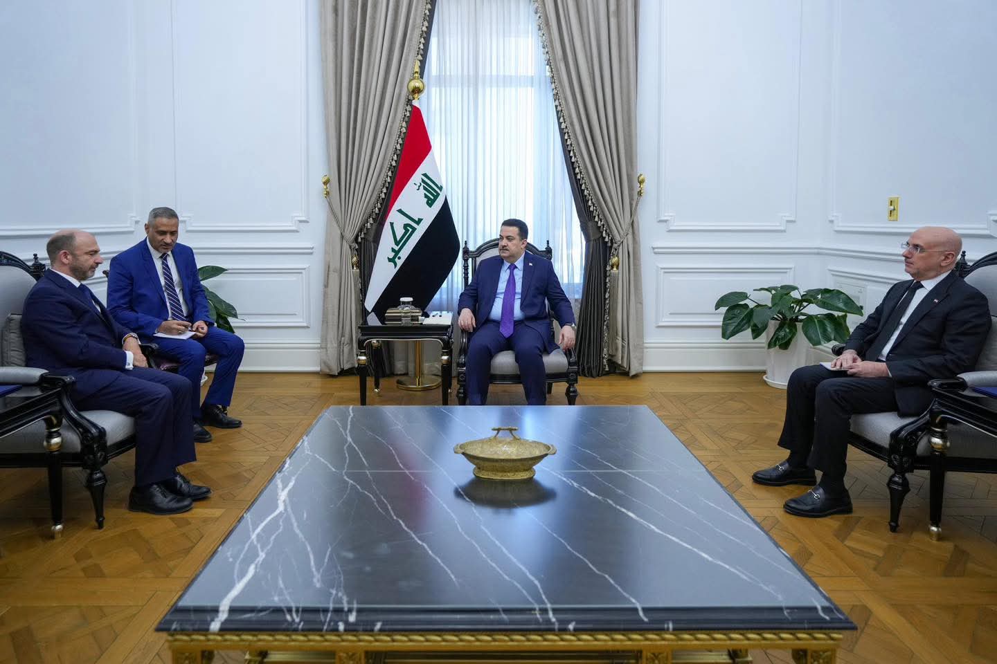 السوداني يستقبل السفير البلجيكي غير المقيم ويبحث معه تعزيز الشراكة الاقتصادية ودعم استقرار المنطقة..