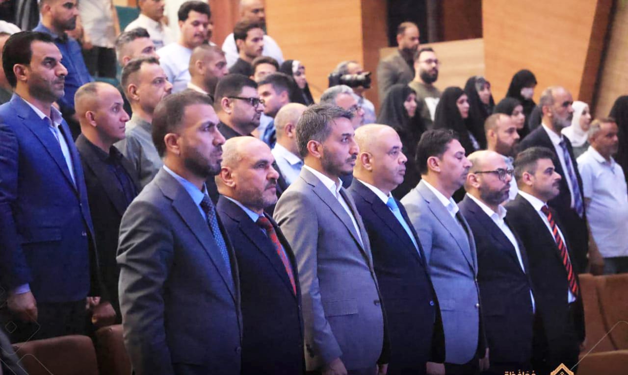 كناوي يسلم سندات قطع الأراضي لمنتسبي شركة توزيع المنتجات النفطية النجف..