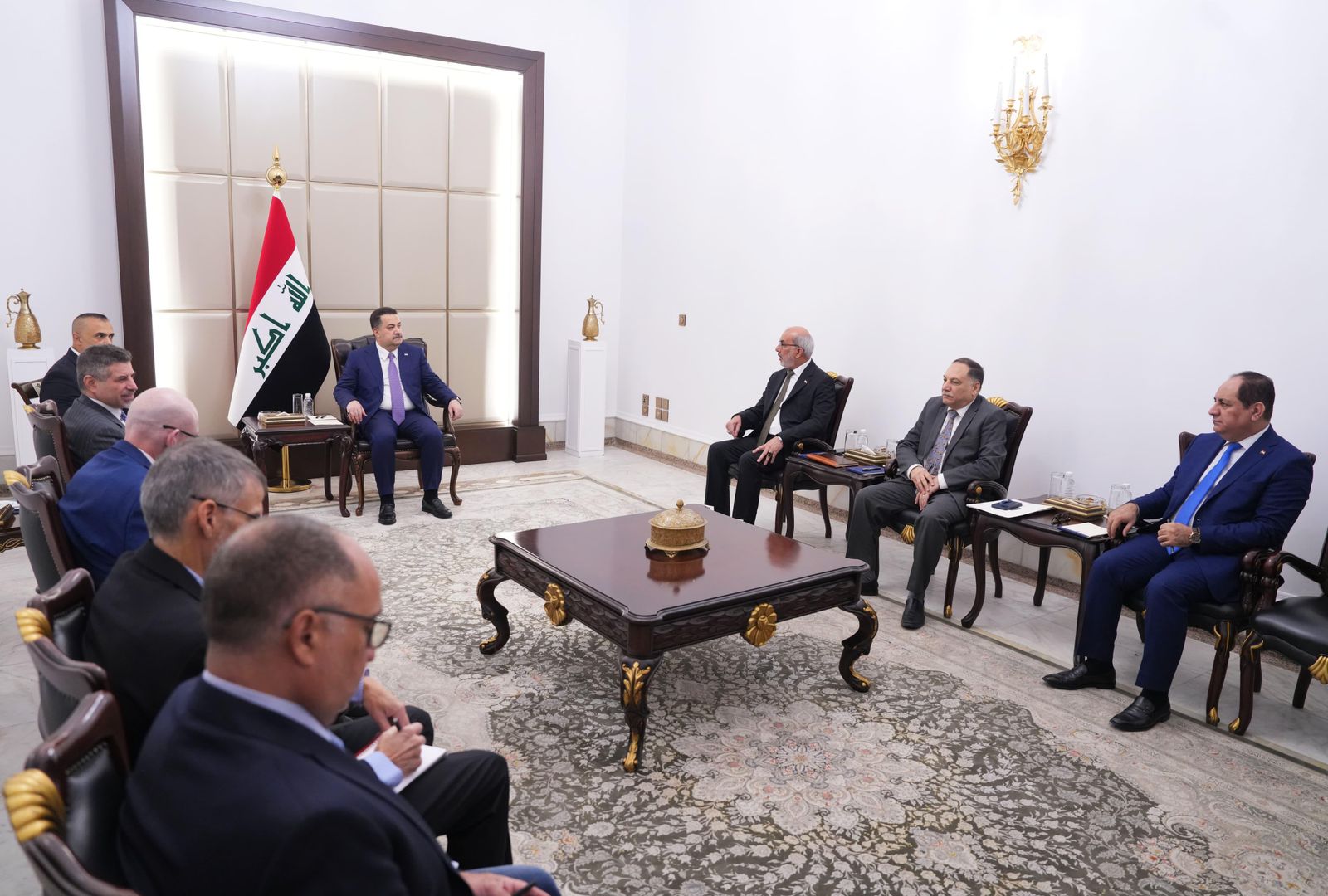 رئيس مجلس الوزراء السيد محمد شياع السوداني يستقبل وفد شركة مورغان هيوز النفطية الأميركية