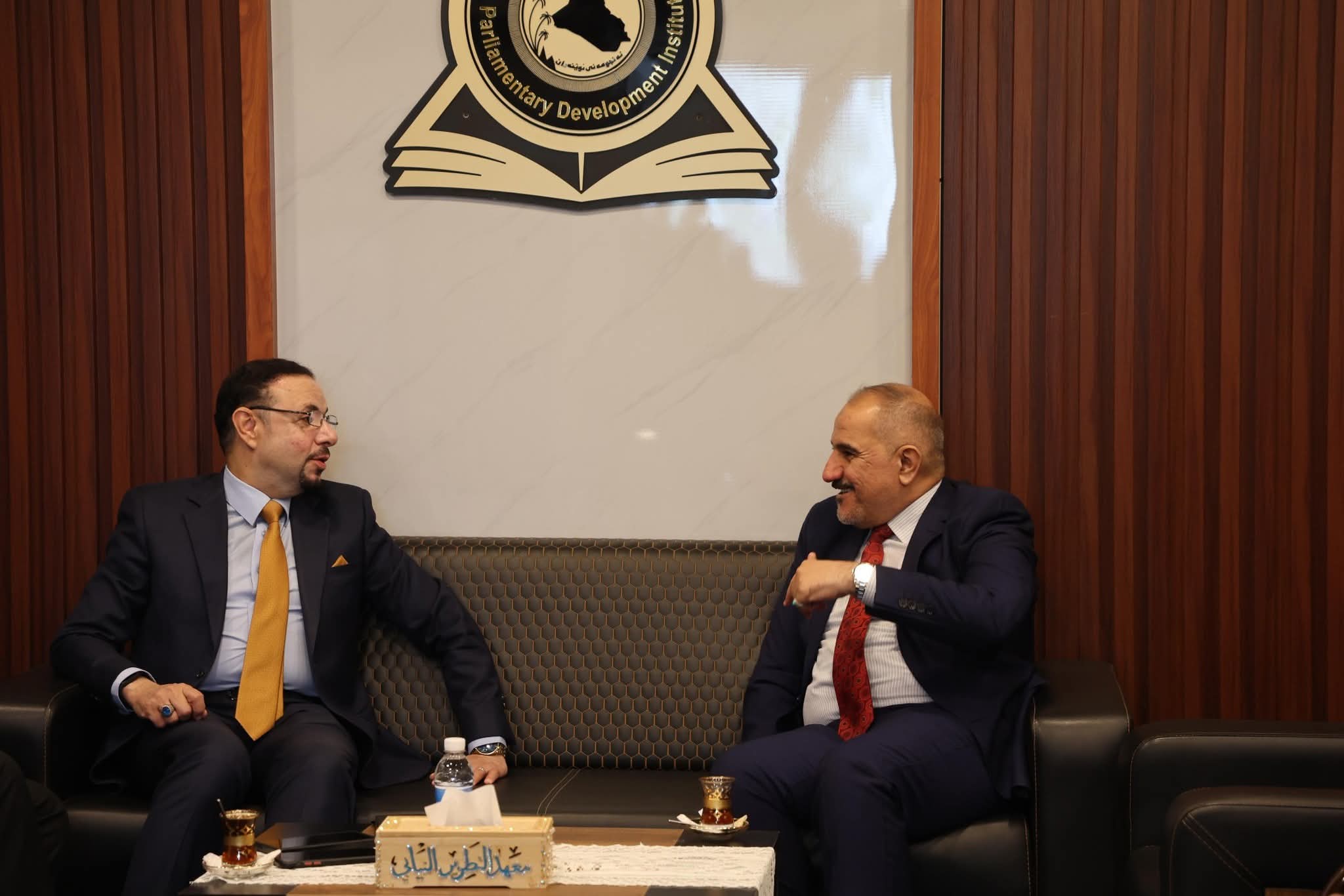 مدير عام معهد التطوير النيابي يستقبل رئيس الجامعة المستنصرية لمناقشة تبادل الخبرات وتعزيز التعاون المشترك