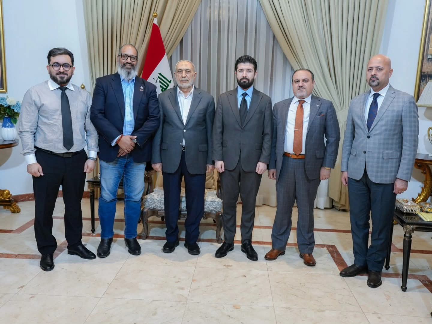 المشهدانيّ يبحث مع وفد دولي تشريعات العملة الرقمية وتطوير السوق الماليّ