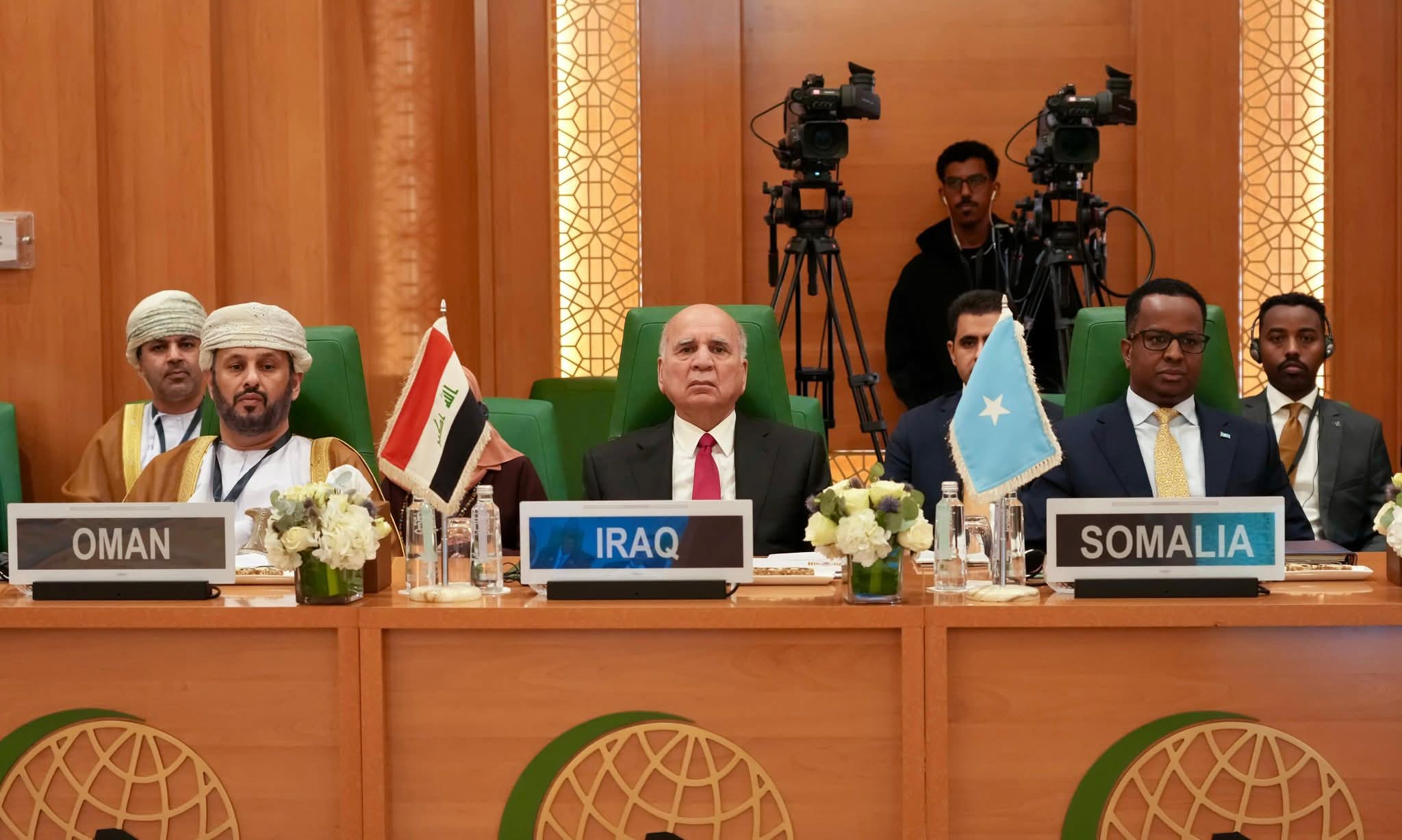 وزير الخارجية يرأس وفد العراق في اجتماع جدة ويؤكد رفض انتهاكات الإحتلال ويدعو لدعم الشعب الفلسطيني..