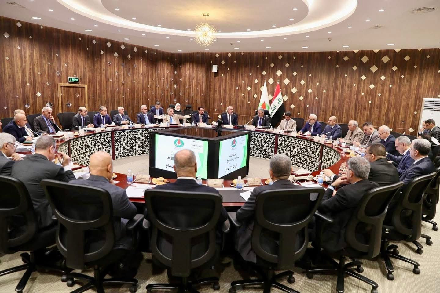 نائب رئيس مجلس الوزراء لشؤون الطاقة وزير النفط يترأس أعمال الجلسة الثامنة لهيأة الرأي