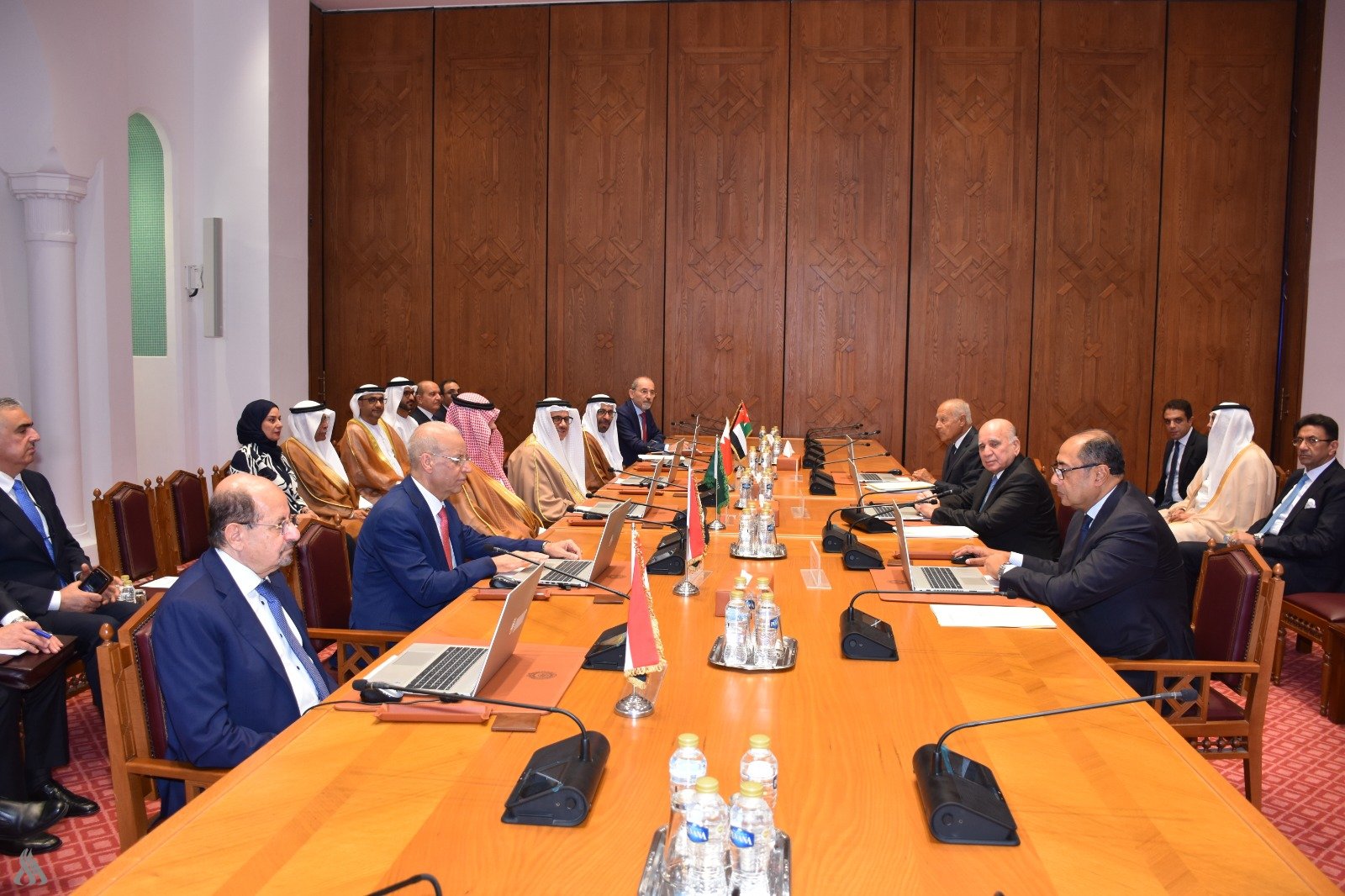 نائب رئيس الوزراء يترأس هيأة متابعة تنفيذ قرارات الجامعة العربية في القاهرة..ج