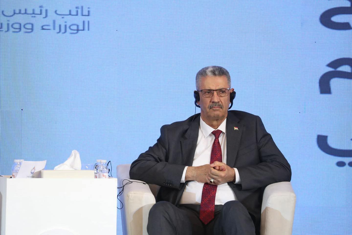 نائب رئيس مجلس الوزراء لشؤون الطاقة وزير النفط يشارك في جلسة حوارية في منتدى بغداد الدولي للطاقة