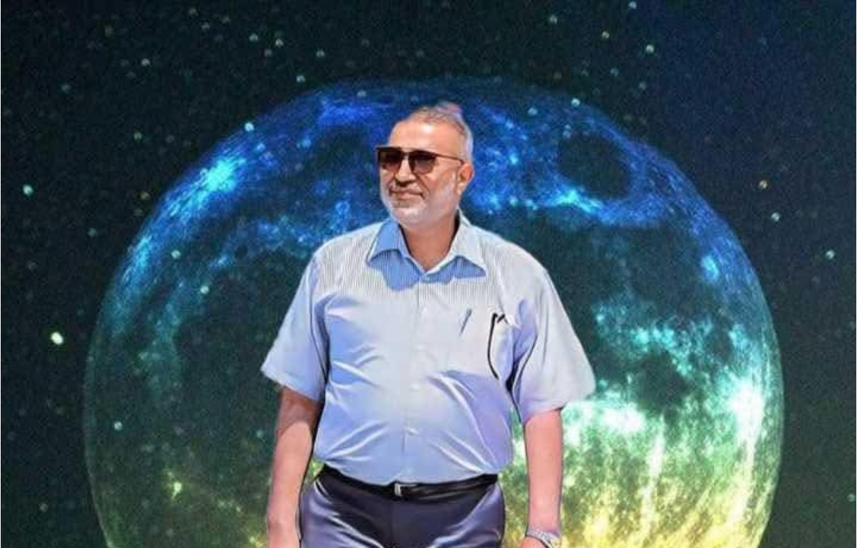 تمسّك بإنسانيتك فهي الشيء الوحيد الذي لا يُعوّض..