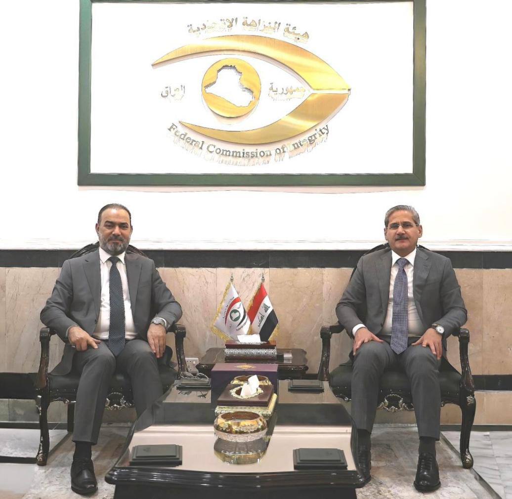 رئيس هيأة الإعلام والاتصالات يبحث مع رئيس هيئة النزاهة الاتحادية تعزيز الدور الرقابي وآليات التكامل المؤسسي والملفات المنظورة .