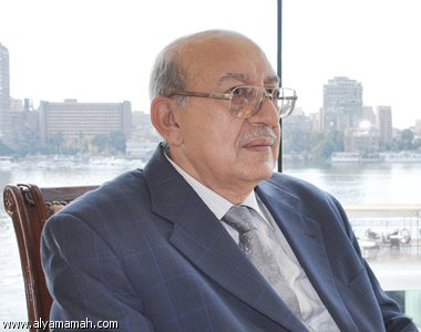 Leading writer and journalist Daoud Al-Farhan died in exile in Cairo at the age of 82.