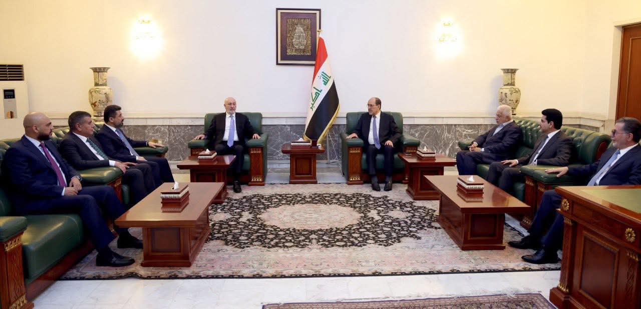 المالكي يبحث مع وفدي النهج الوطني والاتحاد الكردستاني الإسراع بتشكيل حكومة قوية ومستقرة