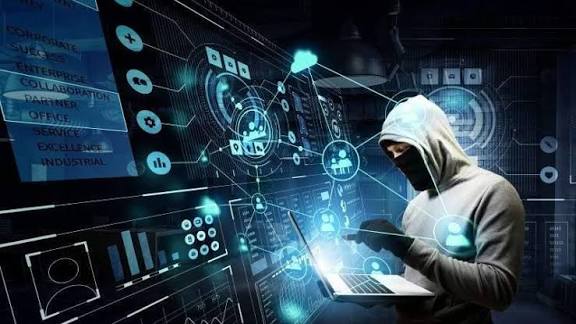 قرصنة إيرانية تستهدف كبير المهندسين النوويين في إسرائيل بـ"زهور" ورسالة تهديد