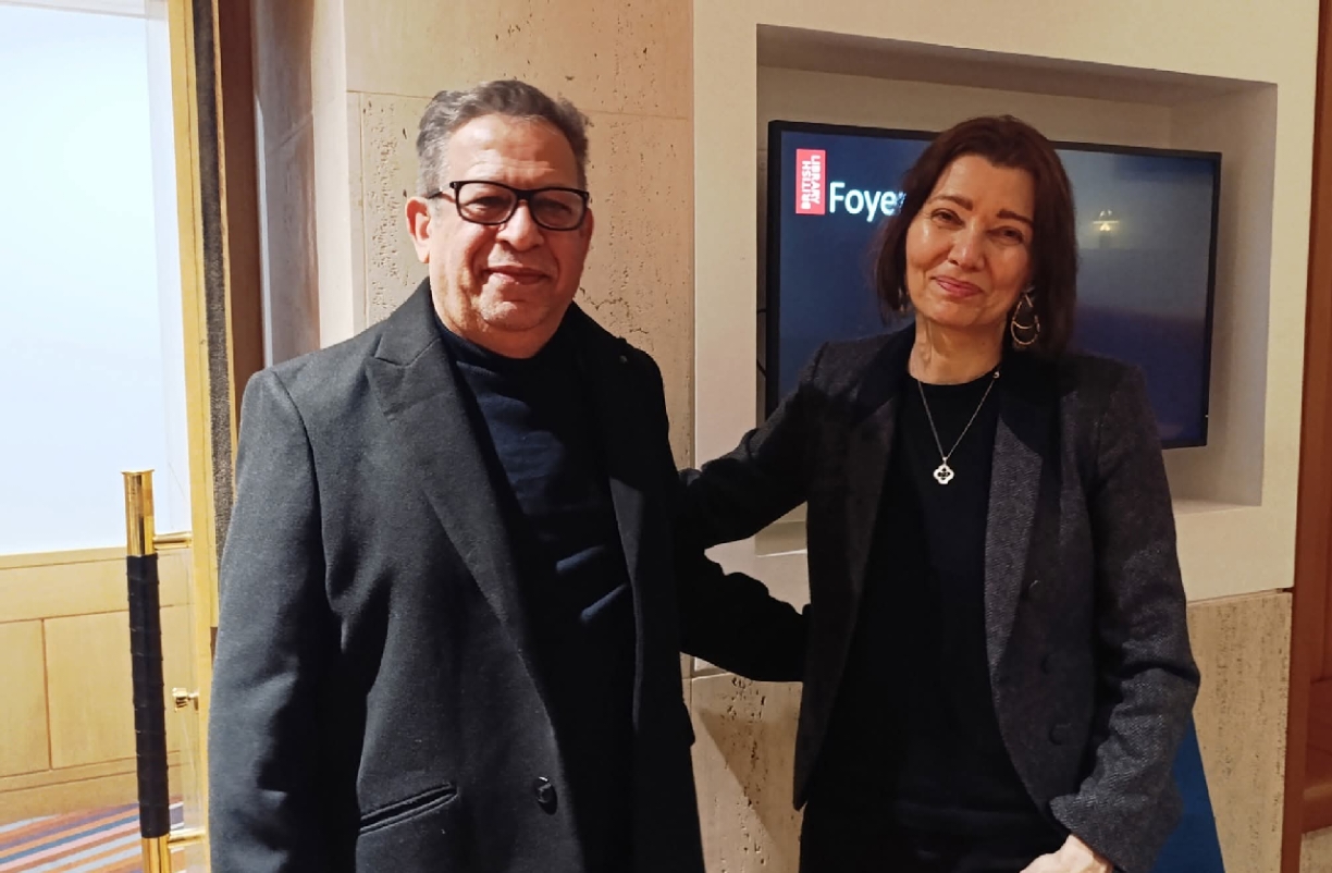 "أمسية الأدب العالمي: أليف شفاق تبهر جمهور لندن بعمق الفكر وروعة الرواية"