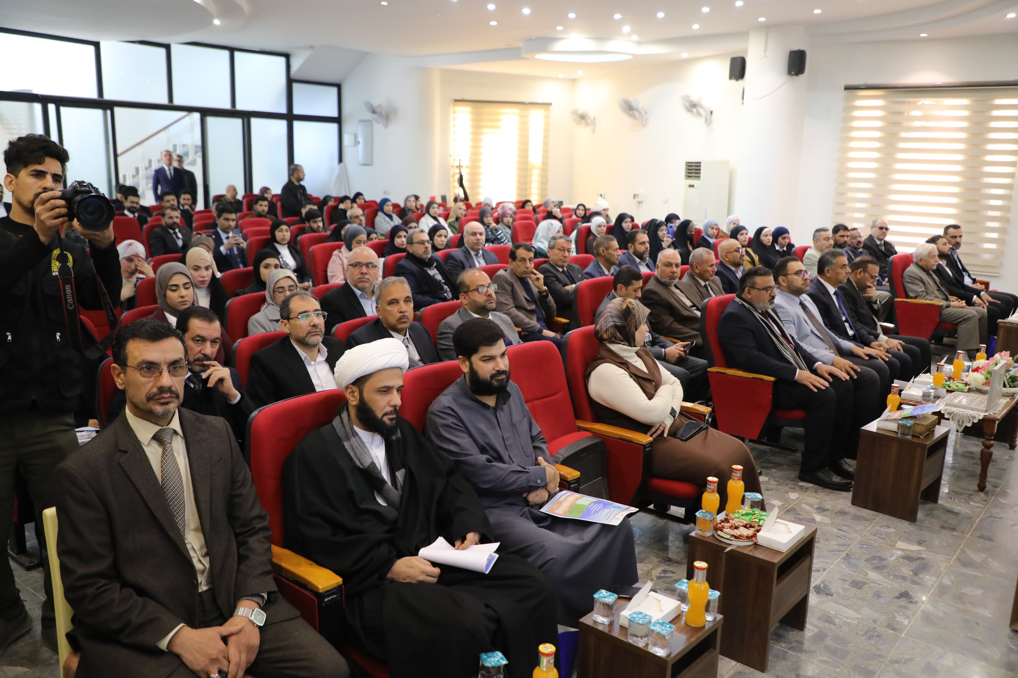 جامعة الكوفة تنظّم مهرجانًا علميًا ثقافيًا بمناسبة اليوم العالمي للغة العربية