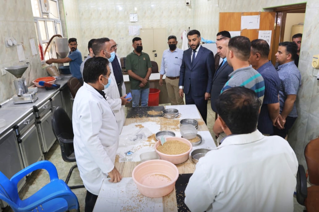 گناوي يتابع عملية تسويق المحاصيل الزراعية و يسهيل الإجراءات للفلاحين بموسم التسويق
