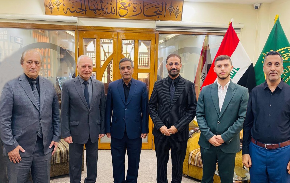 النجف : تبادل الخبرات بين مركز التعليم المستمر في معهد العلمين و غرفة التجارة