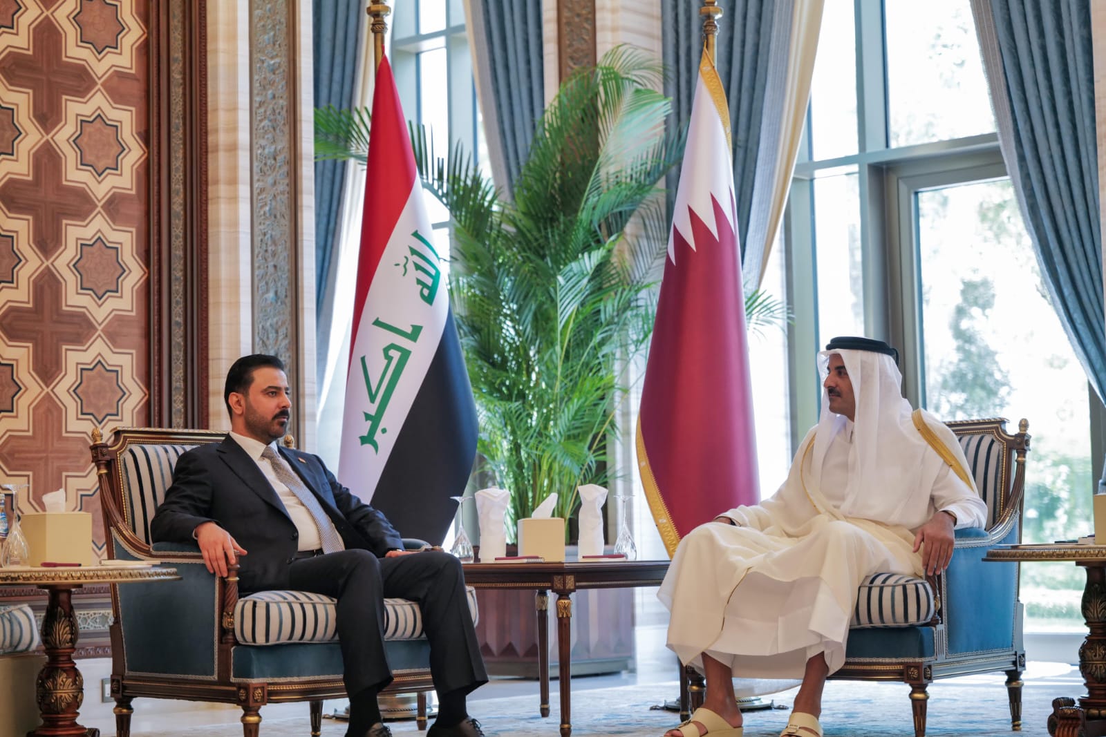 رئيس الوزراء يصل الدوحة لتقديم التعازي إلى أمير قطر بوفاة والده