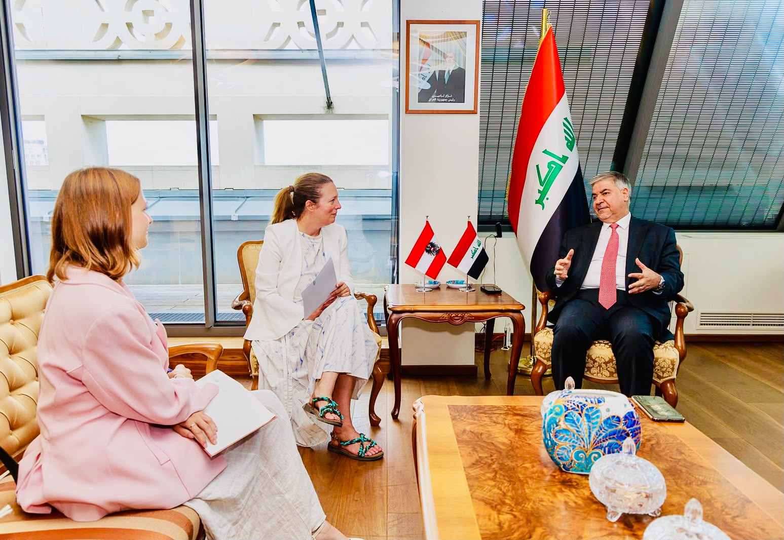 سفير العراق في فيينا يؤكد لمجلة Diplomatic SOCIETY Magazine تطلع بغداد لشراكة استراتيجية شاملة مع النمسا..