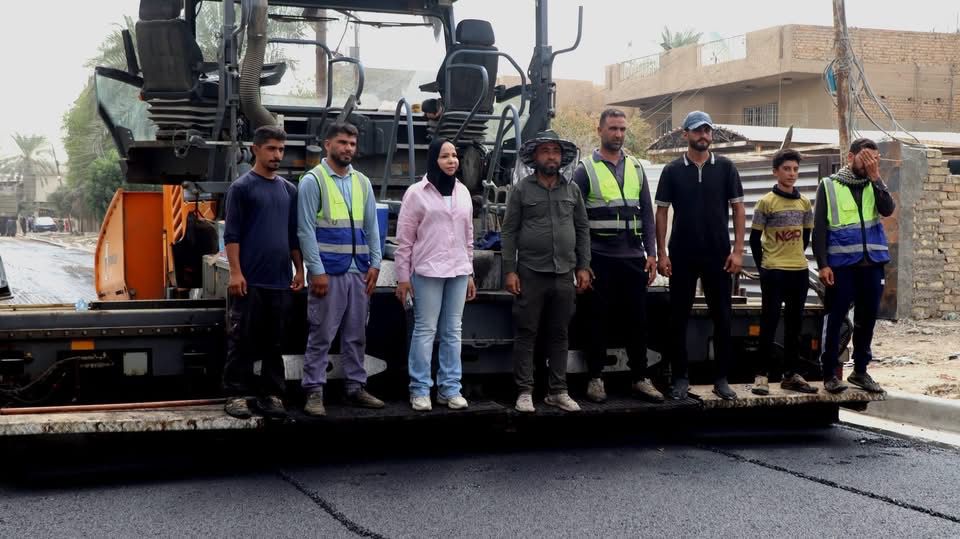 بلدية المنصو تعلن تقدم نسب الإنجاز بإكساء محلة (641) في حي الخضراء