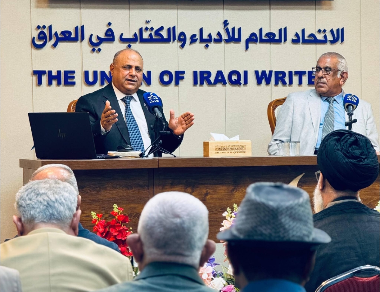الطريحي يستعيد محطات من مسيرته الإعلامية والأدبية في الملتقى الإذاعي والتلفزيوني