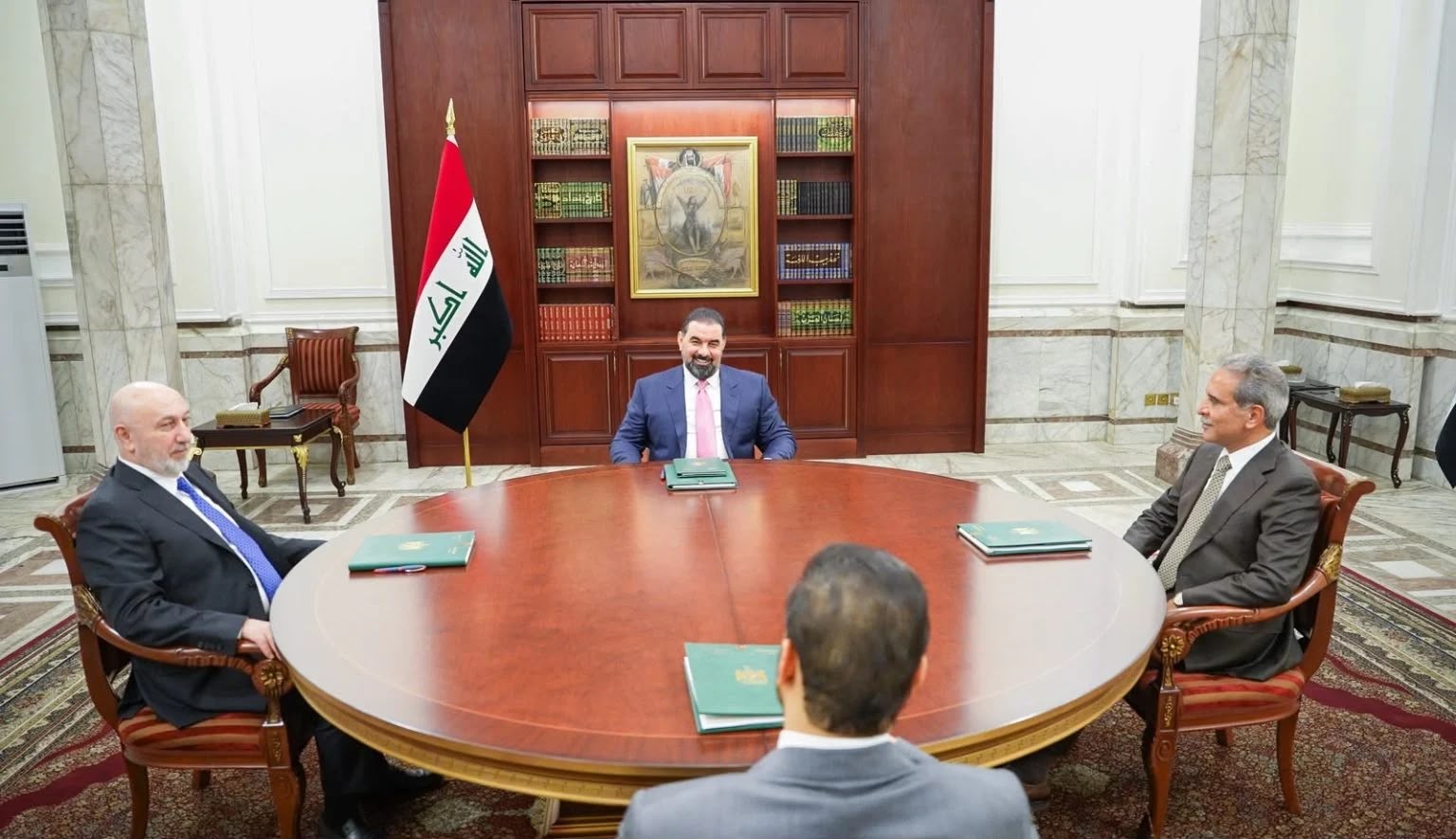 الرئاسات تعقد اجتماعاً في قصر بغداد لبحث الأوضاع العامة في البلاد والمنطقة