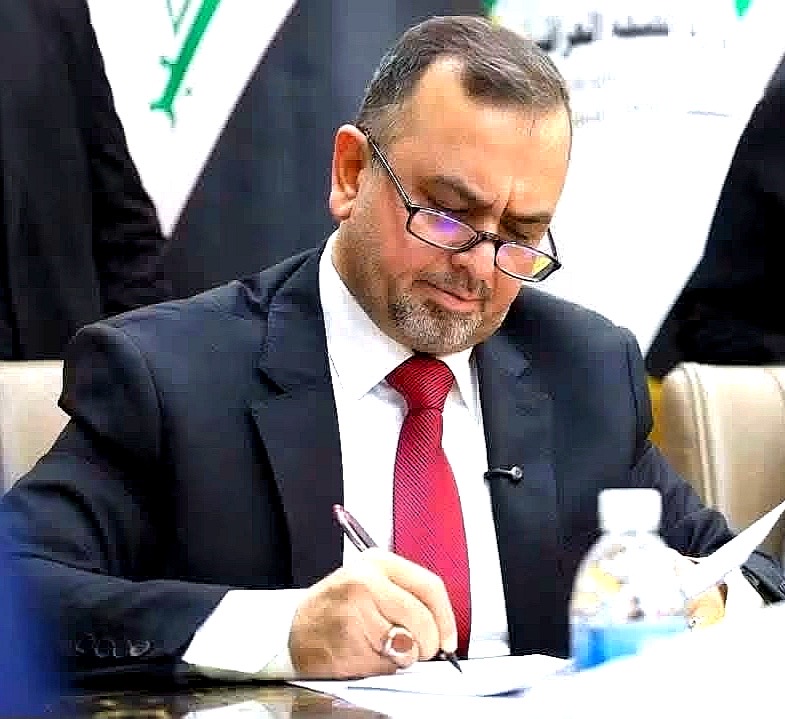 وزير الصحة ينهي  عقد إدارة و تشغيل مستشفى النجف الأشرف التعليمي سعة 492 سريراً