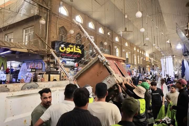 بلدية الكوفة تواصل حملاتها لإزالة المخالفات و التجاوزات في مركز المدينة