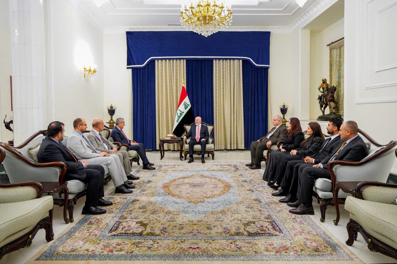 الرئيس العراقي يفتح ملف التحديات الاقتصادية والخدمية.. ويدعو إلى تحرك سياسي وتشريعي لتلبية مطالب المواطنين